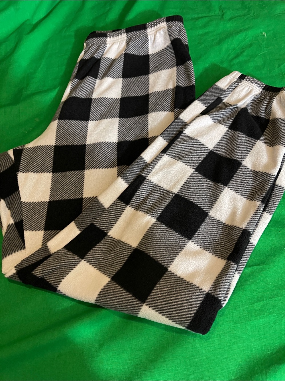 Black & White Buffalo Check Men's Fleece Joggers